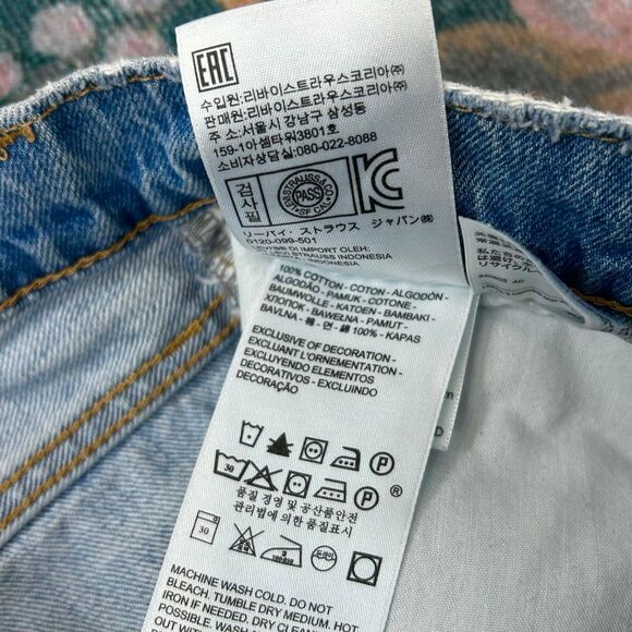 Levi's Jean Shorts Womens Size 27 Blue Denim High Rise Wedgie Distressed Cut Off - Picture 13 of 13